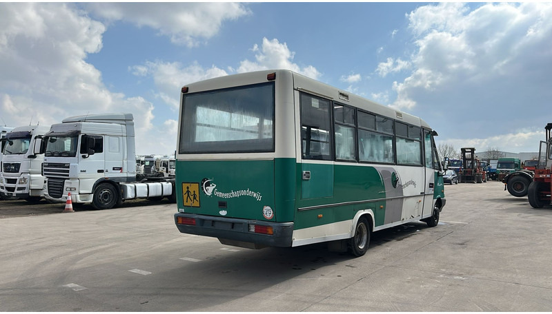 Mercedes-Benz Vario 614 (BELGIAN BUS / MANUAL PUMP / POMPE MANUELLE / BOITE MANUELLE / LAMES) - Міський автобус: фото 5 Mercedes-Benz Vario 614 (BELGIAN BUS / MANUAL PUMP / POMPE MANUELLE / BOITE MANUELLE / LAMES) - Міський автобус: фото 5