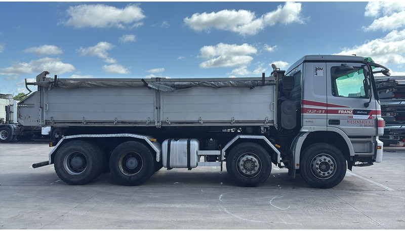 Mercedes-Benz actros 3241 (8X4 / LAMES / GRAND PONT / GRAND BENNE / TRES BONNE ETAT) - Самоскид вантажівка: фото 4 Mercedes-Benz actros 3241 (8X4 / LAMES / GRAND PONT / GRAND BENNE / TRES BONNE ETAT) - Самоскид вантажівка: фото 4