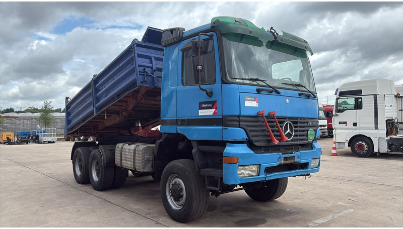 Mercedes-Benz actros 3340 (6X6 / BOITE MANUELLE /MANUAL GEARBOX / 3 PONTS / V6 / MP1) - Самоскид вантажівка: фото 3 Mercedes-Benz actros 3340 (6X6 / BOITE MANUELLE /MANUAL GEARBOX / 3 PONTS / V6 / MP1) - Самоскид вантажівка: фото 3
