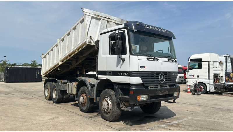 Mercedes-Benz actros 4140 (8X8 / BOITE MANUELLE / MANUAL GEARBOX / LAMES / GRAND PONT / BIG AXLE) - Самоскид вантажівка: фото 5 Mercedes-Benz actros 4140 (8X8 / BOITE MANUELLE / MANUAL GEARBOX / LAMES / GRAND PONT / BIG AXLE) - Самоскид вантажівка: фото 5
