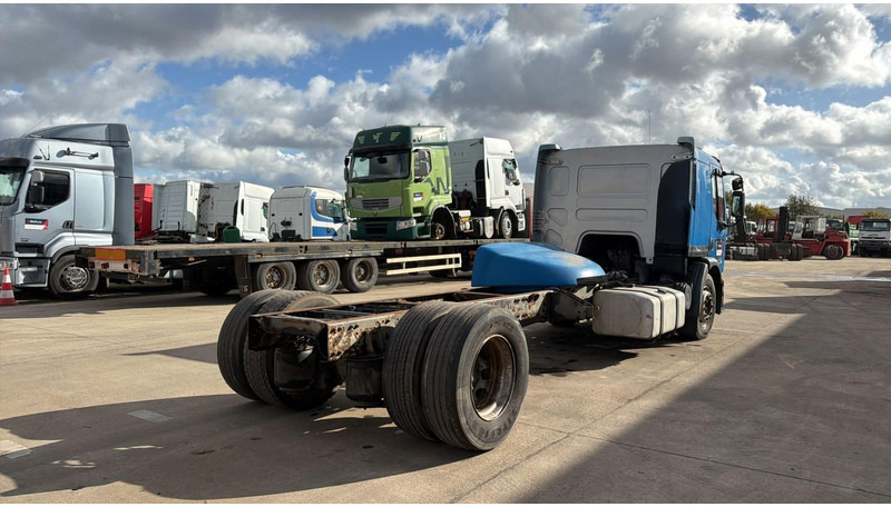 Renault Premium 320 (BOITE MANUELLE / MANUAL GEARBOX) - Вантажівка шасі: фото 4 Renault Premium 320 (BOITE MANUELLE / MANUAL GEARBOX) - Вантажівка шасі: фото 4