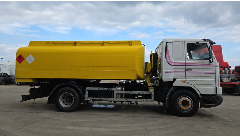 Scania 113-360 (13500L / POMPE MANUELLE / MANUAL PUMP / TOP CONDITION / WITH PUMP + COUNTER !!) - Вантажівка цистерна: фото 4 Scania 113-360 (13500L / POMPE MANUELLE / MANUAL PUMP / TOP CONDITION / WITH PUMP + COUNTER !!) - Вантажівка цистерна: фото 4