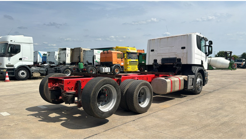 Scania 124 - 400 (MANUAL GEARBOX / MANUAL PUMP / 6X2) - Вантажівка шасі: фото 4 Scania 124 - 400 (MANUAL GEARBOX / MANUAL PUMP / 6X2) - Вантажівка шасі: фото 4
