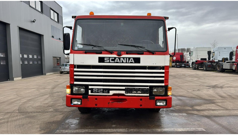 Scania 82 - 210 (LAMES / STEEL SUSP. / POMPE MANUELLE / MANUAL PUMP) - Вантажівка шасі: фото 2 Scania 82 - 210 (LAMES / STEEL SUSP. / POMPE MANUELLE / MANUAL PUMP) - Вантажівка шасі: фото 2