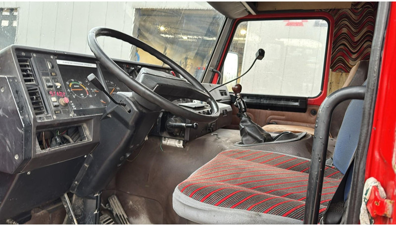 Вантажівка шасі Scania 82 - 210 (LAMES / STEEL SUSP. / POMPE MANUELLE / MANUAL PUMP): фото 13