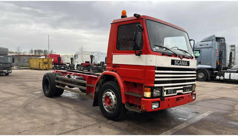 Вантажівка шасі Scania 82 - 210 (LAMES / STEEL SUSP. / POMPE MANUELLE / MANUAL PUMP): фото 6