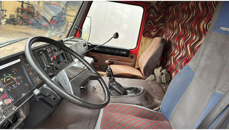 Вантажівка шасі Scania 82 - 210 (LAMES / STEEL SUSP. / POMPE MANUELLE / MANUAL PUMP): фото 15