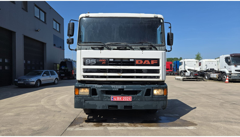 DAF 95 ATI 400 (EURO 2 / MANUAL PUMP / MANUAL GEARBOX / POMPE MANUELLE) - Тягач: фото 3 DAF 95 ATI 400 (EURO 2 / MANUAL PUMP / MANUAL GEARBOX / POMPE MANUELLE) - Тягач: фото 3