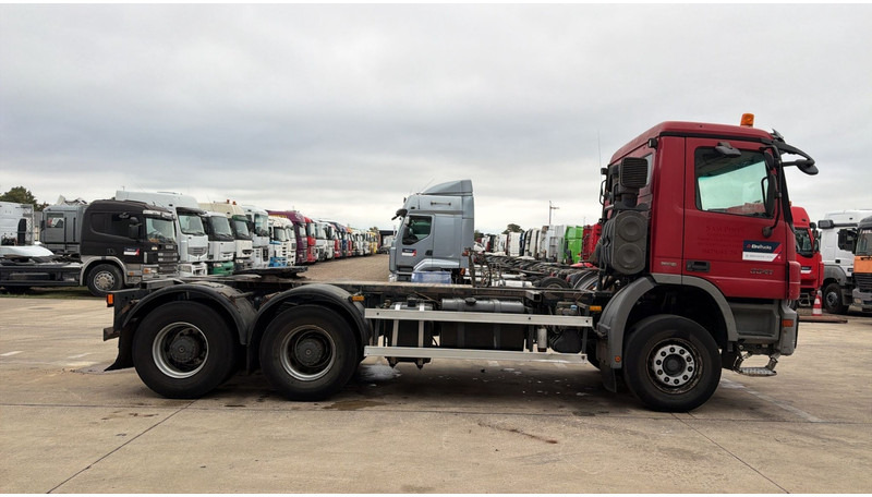 Mercedes-Benz Actros 3341 (EPS / CAMION BELGE !! / SUPS. LAMES / 33 TONNES / 3 PEDALES / MP2 / TRACTEUR ORIGINAL !! / V6 / MP2) - Тягач: фото 3 Mercedes-Benz Actros 3341 (EPS / CAMION BELGE !! / SUPS. LAMES / 33 TONNES / 3 PEDALES / MP2 / TRACTEUR ORIGINAL !! / V6 / MP2) - Тягач: фото 3