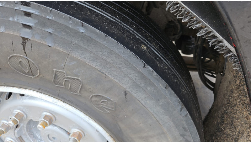 Тягач Scania 124 - 360 (POMPE MANUELLE / MANUAL PUMP / BOITE MANUELLE / MANUAL GEARBOX / AIRCO): фото 11