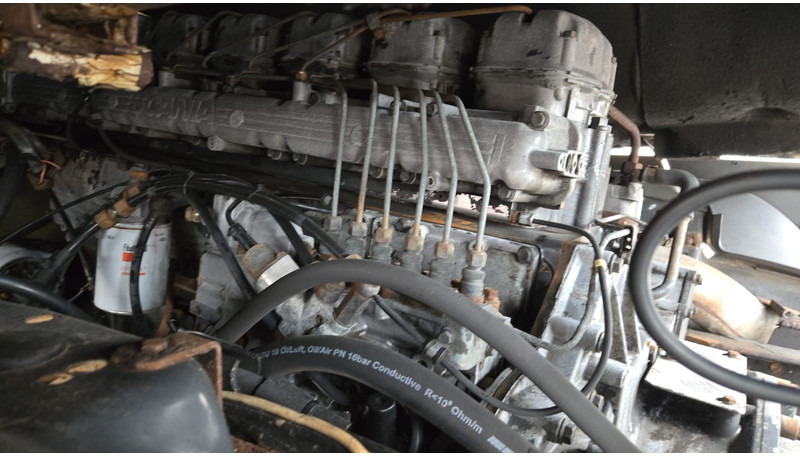 Тягач Scania 124 - 360 (POMPE MANUELLE / MANUAL PUMP / BOITE MANUELLE / MANUAL GEARBOX / AIRCO): фото 12