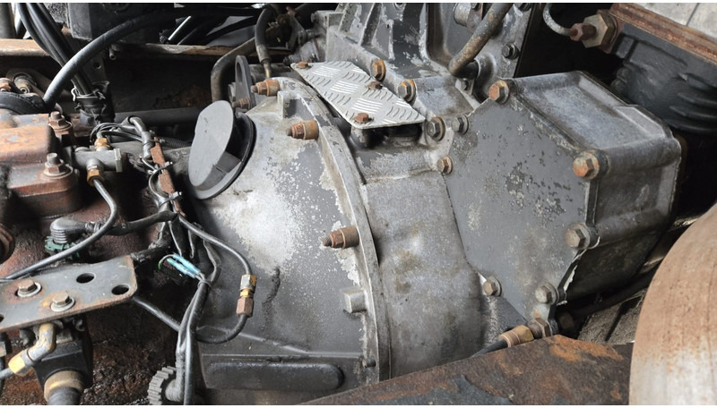 Тягач Scania 124 - 360 (POMPE MANUELLE / MANUAL PUMP / BOITE MANUELLE / MANUAL GEARBOX / AIRCO): фото 17