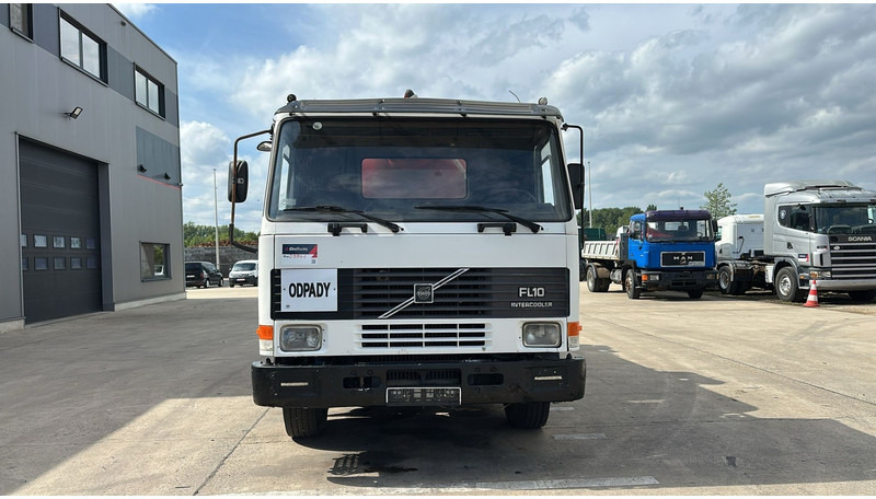 Volvo FL 10 - 280 (12.000L / POMPE MANUELLE / MANUAL PUMP / BOITE MANUELLE / MANUAL GEARBOX) - Асенізатори: фото 2 Volvo FL 10 - 280 (12.000L / POMPE MANUELLE / MANUAL PUMP / BOITE MANUELLE / MANUAL GEARBOX) - Асенізатори: фото 2
