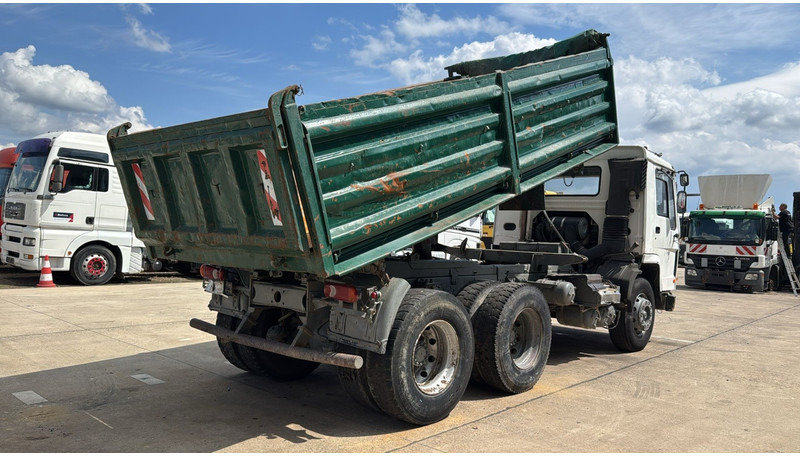 Volvo FL 10 - 280 (LAMES / POMPE MANUELLE / MANUAL PUMP / 6X4 / STEEL SUSP.) - Самоскид вантажівка: фото 4 Volvo FL 10 - 280 (LAMES / POMPE MANUELLE / MANUAL PUMP / 6X4 / STEEL SUSP.) - Самоскид вантажівка: фото 4