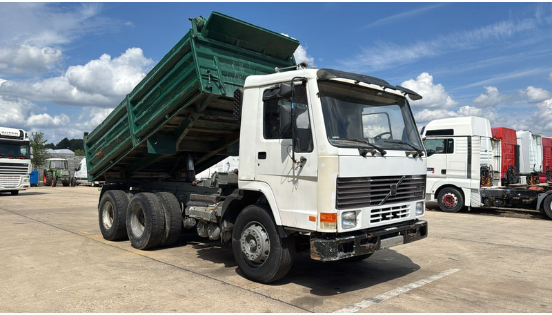 Volvo FL 10 - 280 (LAMES / POMPE MANUELLE / MANUAL PUMP / 6X4 / STEEL SUSP.) - Самоскид вантажівка: фото 2 Volvo FL 10 - 280 (LAMES / POMPE MANUELLE / MANUAL PUMP / 6X4 / STEEL SUSP.) - Самоскид вантажівка: фото 2