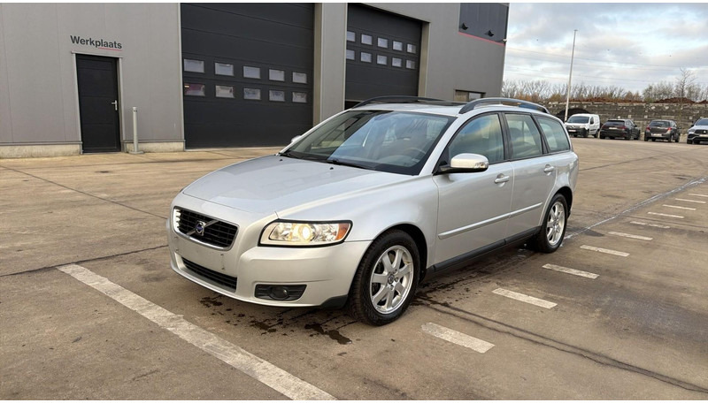 Volvo V50 (BELGIAN CAR / AIRCO / AUTOMATIC GEARBOX / EURO 5) - Легковий автомобіль: фото 1 Volvo V50 (BELGIAN CAR / AIRCO / AUTOMATIC GEARBOX / EURO 5) - Легковий автомобіль: фото 1