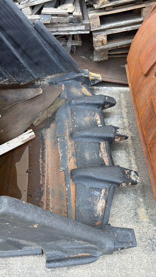 HITACHI ZX520/530 Cheap Second Hand Bucket - Ківш екскаватора: фото 3 HITACHI ZX520/530 Cheap Second Hand Bucket - Ківш екскаватора: фото 3