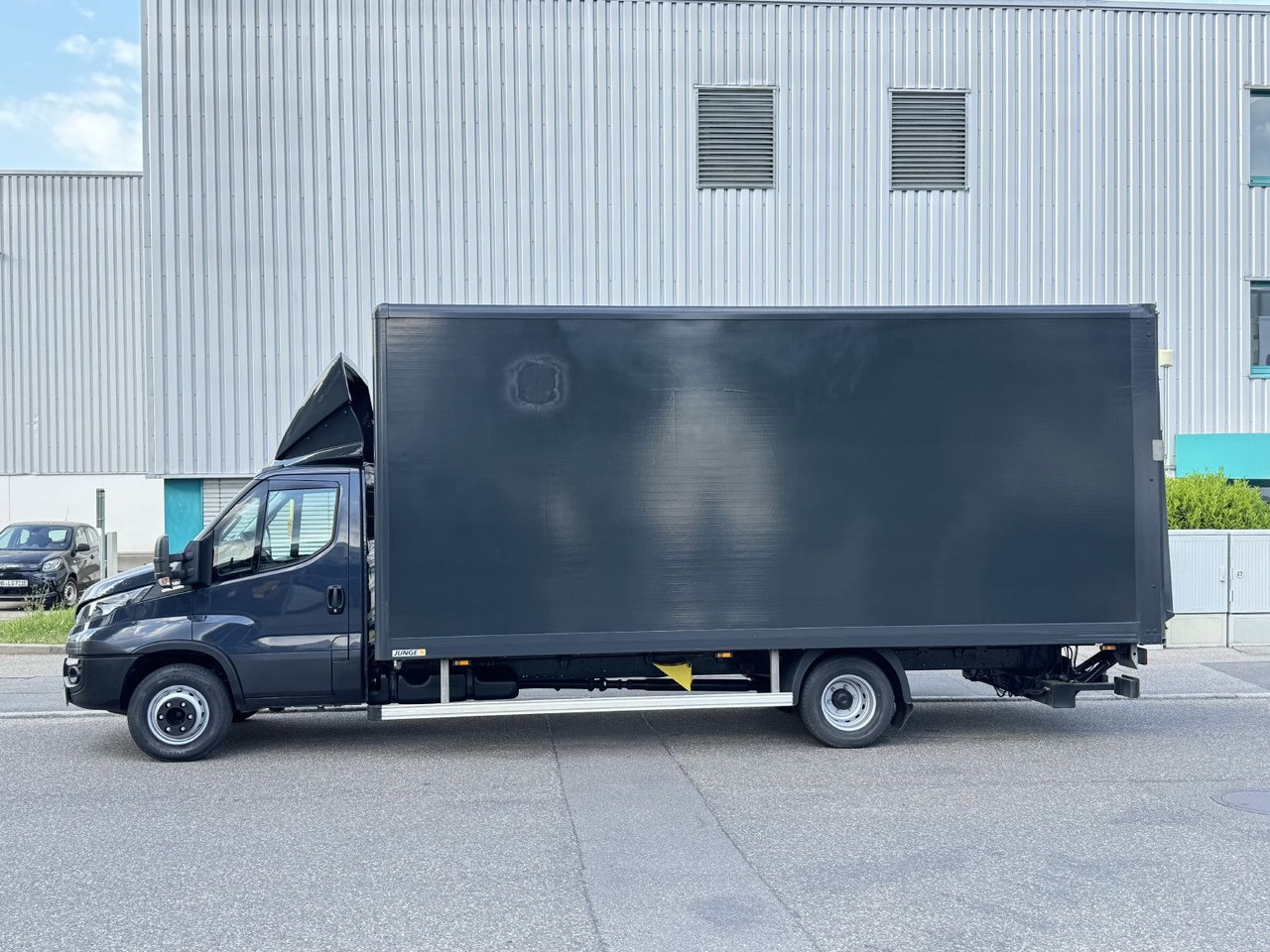 Iveco Daily 72c180 Hi-Matic Koffer LBW Luftgef. Klima - Фургон з закритим кузовом: фото 4 Iveco Daily 72c180 Hi-Matic Koffer LBW Luftgef. Klima - Фургон з закритим кузовом: фото 4