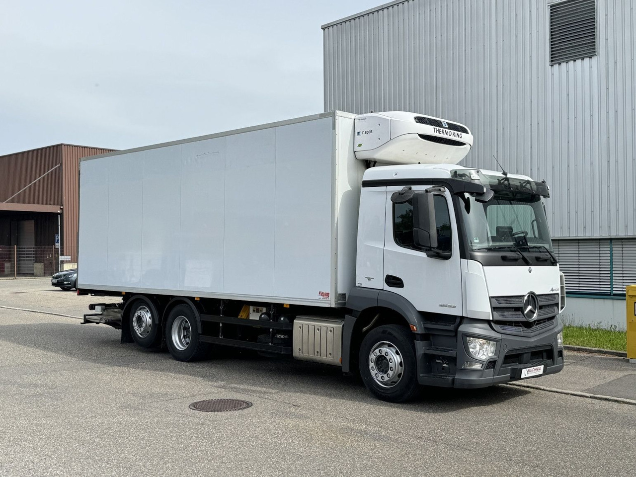 Mercedes-Benz Antos 2533L Kühlkoffer TK T-800R Lenkachse TOP - Рефрижератор вантажівка: фото 4 Mercedes-Benz Antos 2533L Kühlkoffer TK T-800R Lenkachse TOP - Рефрижератор вантажівка: фото 4
