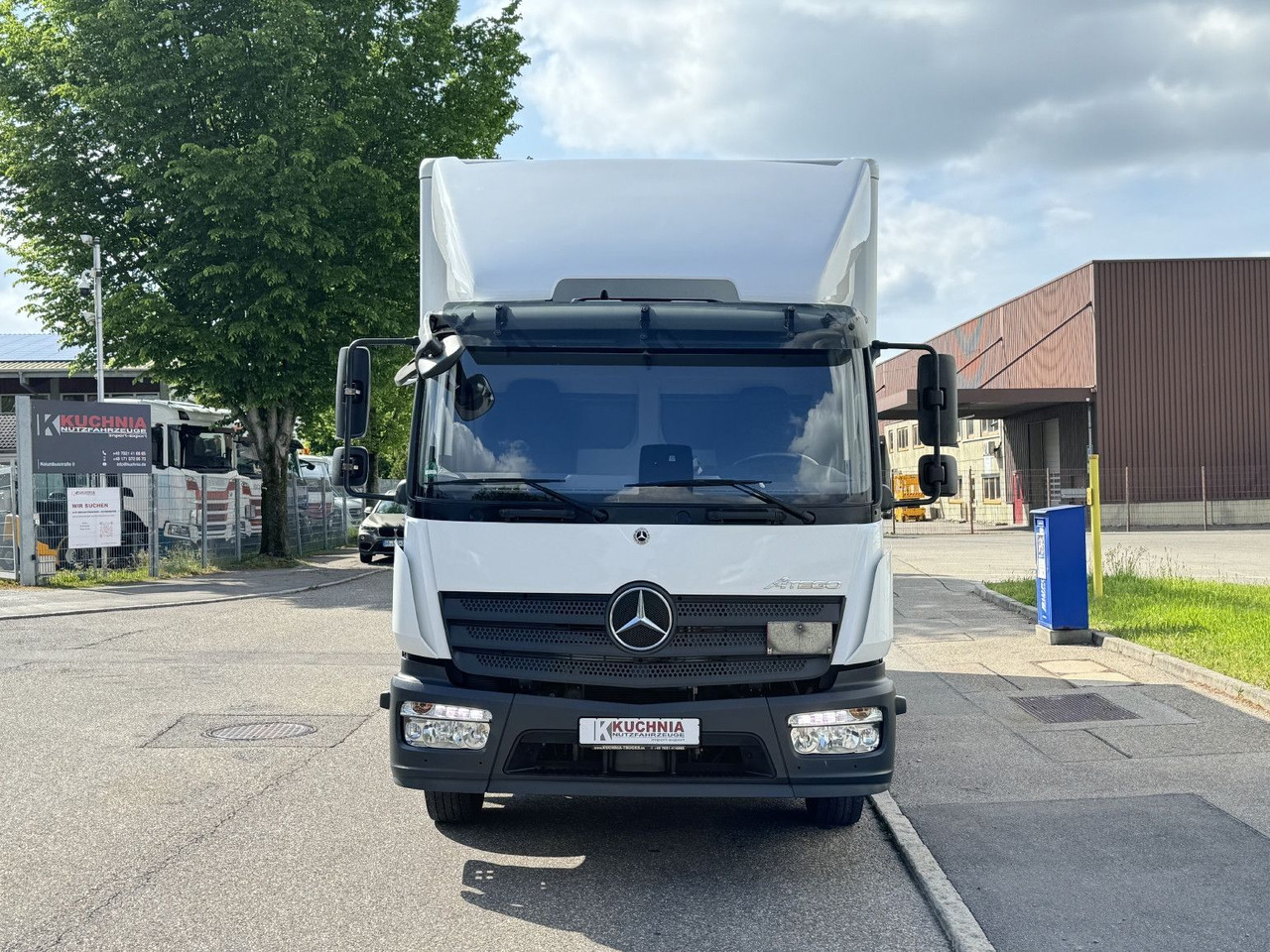 Mercedes-Benz Atego 1221 L Koffer 6,1m LBW AHK Klima TOP - Вантажівка з закритим кузовом: фото 2 Mercedes-Benz Atego 1221 L Koffer 6,1m LBW AHK Klima TOP - Вантажівка з закритим кузовом: фото 2