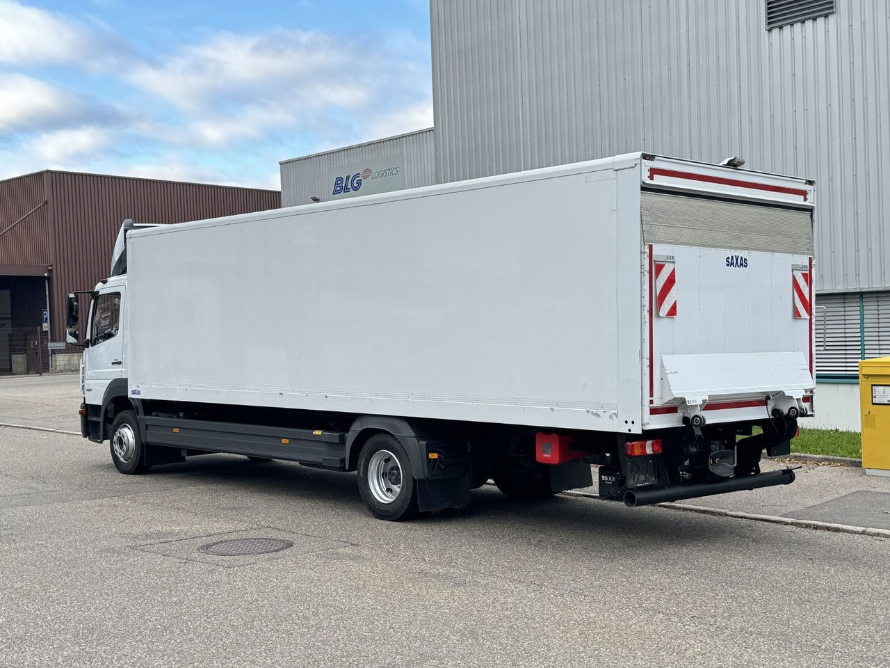 Mercedes-Benz Atego 1227L Koffer 8m LBW Klima Diff. Sperre - Вантажівка з закритим кузовом: фото 5 Mercedes-Benz Atego 1227L Koffer 8m LBW Klima Diff. Sperre - Вантажівка з закритим кузовом: фото 5