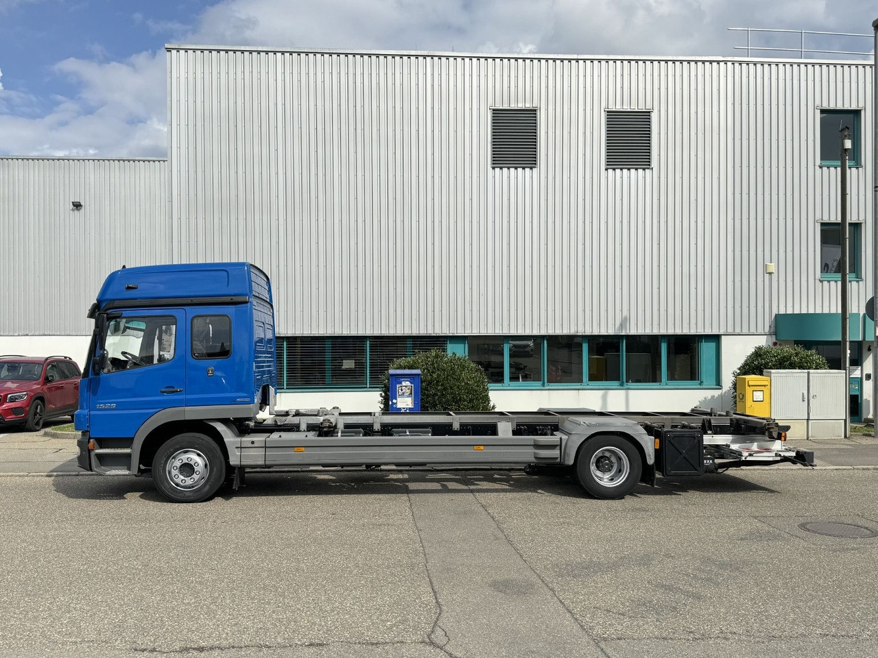 Mercedes-Benz Atego 1529 LL BDF 6-Sitze Umzug u-LBW Gr-Haus - Контейнеровоз/ Змінний кузов вантажівка: фото 5 Mercedes-Benz Atego 1529 LL BDF 6-Sitze Umzug u-LBW Gr-Haus - Контейнеровоз/ Змінний кузов вантажівка: фото 5