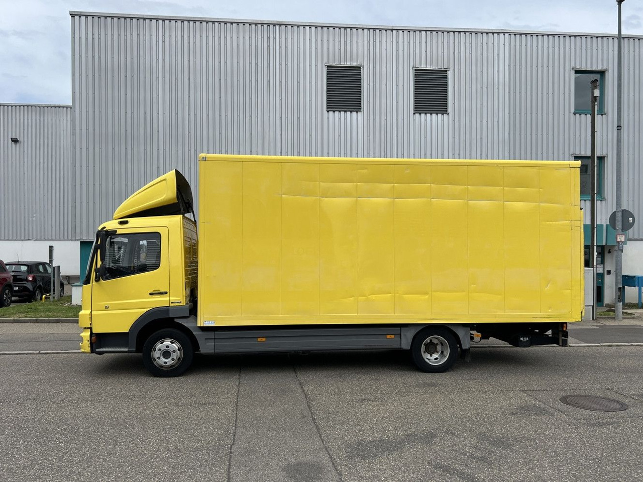 Mercedes-Benz Atego 816L Möbelkoffer 6,15m LBW 3-Sitze Euro-5 - Фургон з закритим кузовом: фото 4 Mercedes-Benz Atego 816L Möbelkoffer 6,15m LBW 3-Sitze Euro-5 - Фургон з закритим кузовом: фото 4