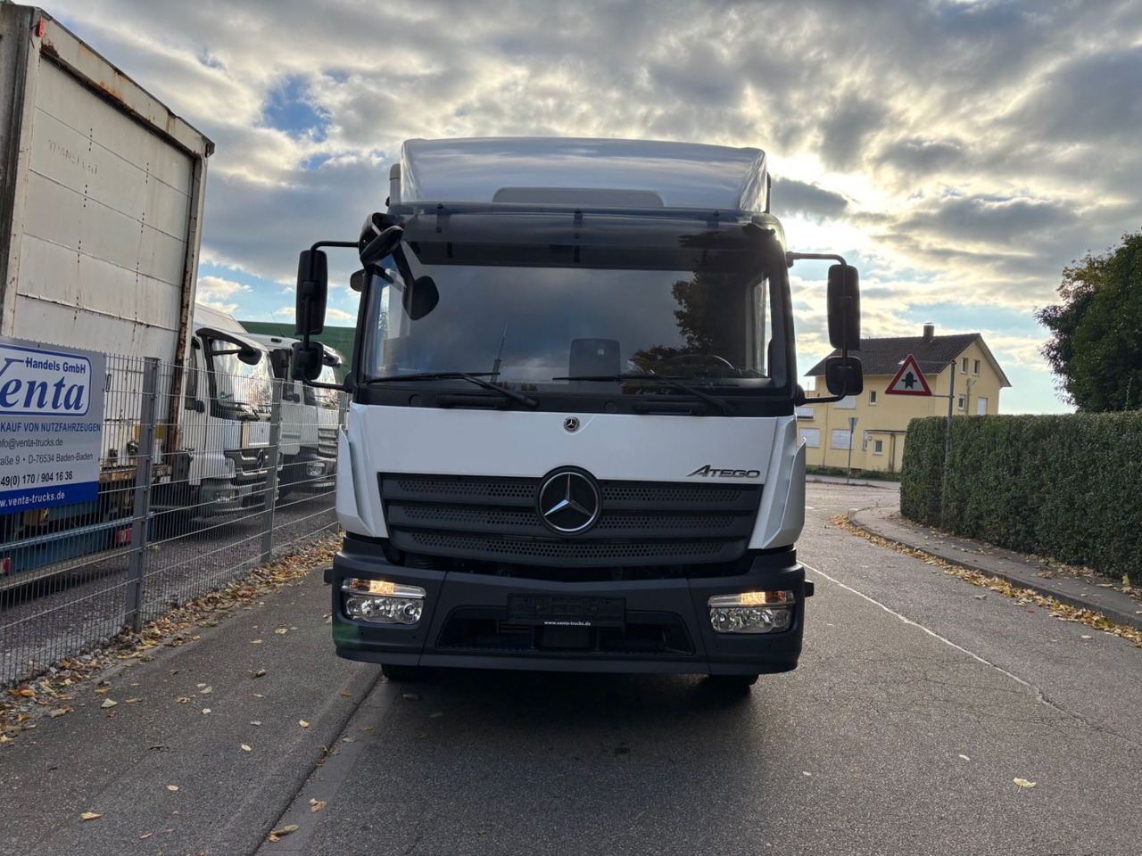 Mercedes-Benz Atego III 1227L, Euro-6, 2xAHK, Klima, Abbiegeas - Вантажівка з закритим кузовом: фото 2 Mercedes-Benz Atego III 1227L, Euro-6, 2xAHK, Klima, Abbiegeas - Вантажівка з закритим кузовом: фото 2