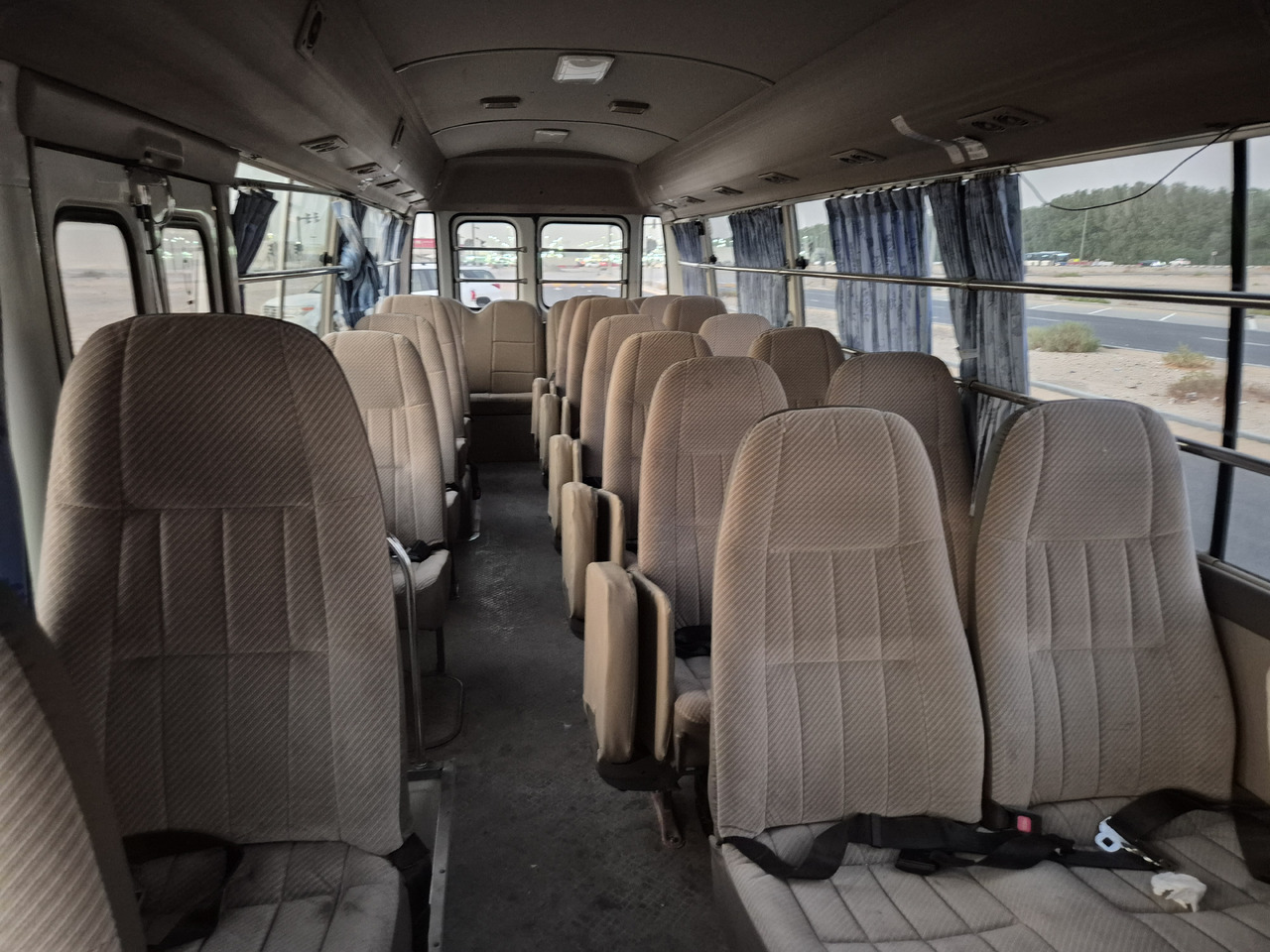 Toyota Coaster ... 30 places - climatisé - Мікроавтобус, Пасажирський фургон: фото 5 Toyota Coaster ... 30 places - climatisé - Мікроавтобус, Пасажирський фургон: фото 5