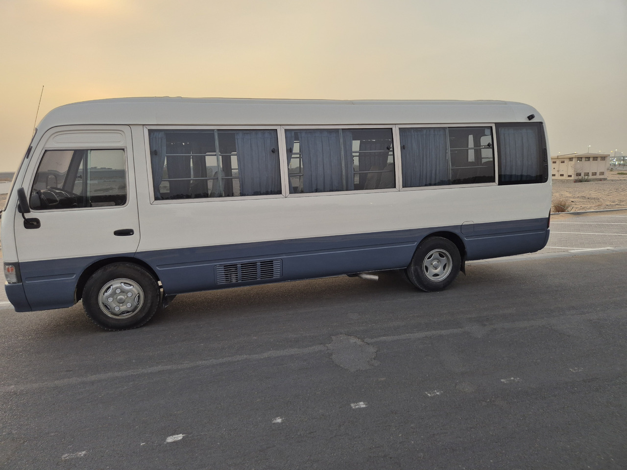Toyota Coaster ... 30 places - climatisé - Мікроавтобус, Пасажирський фургон: фото 3 Toyota Coaster ... 30 places - climatisé - Мікроавтобус, Пасажирський фургон: фото 3