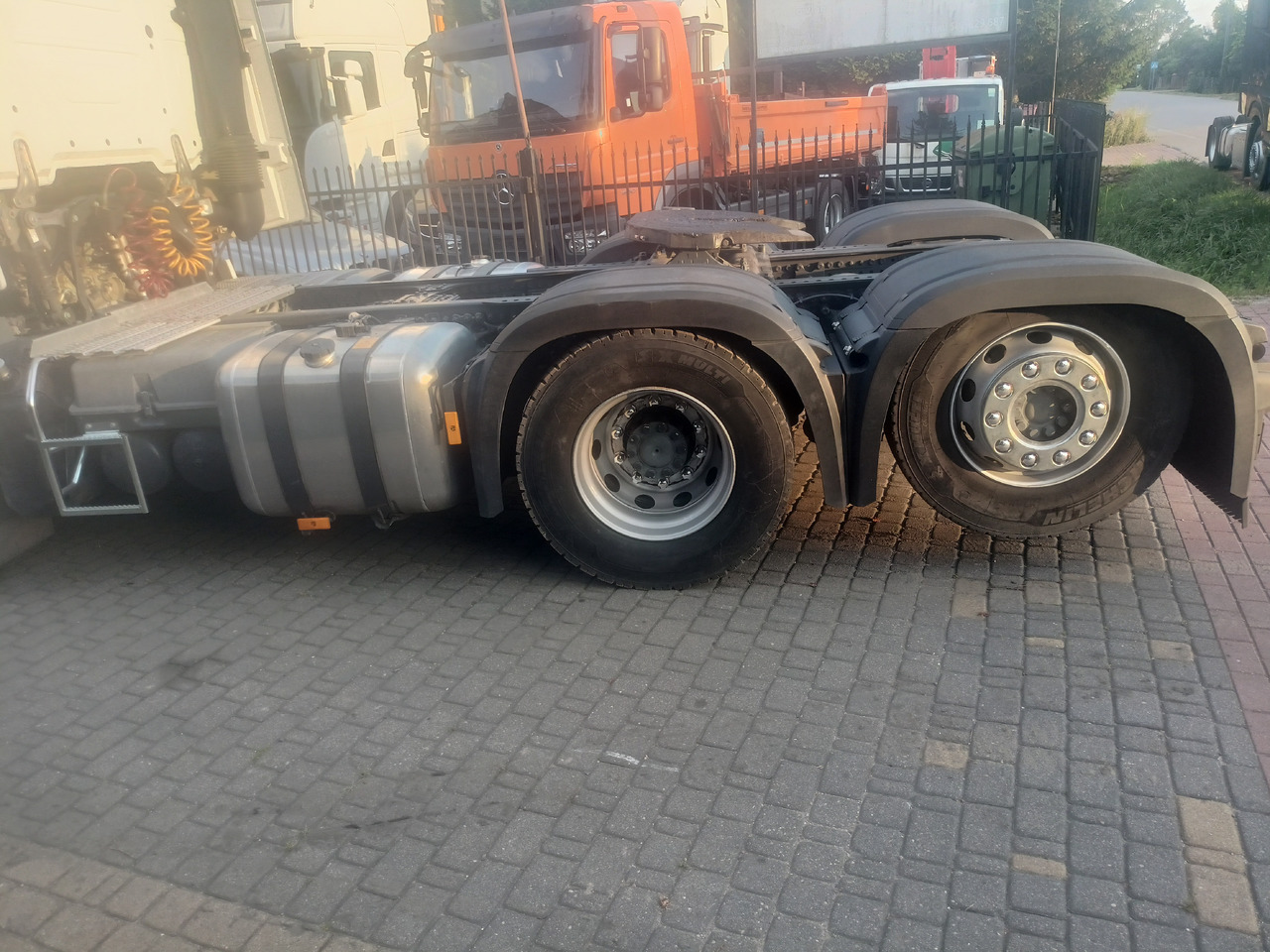 Mercedes-Benz Actros 2551 - Тягач: фото 2 Mercedes-Benz Actros 2551 - Тягач: фото 2