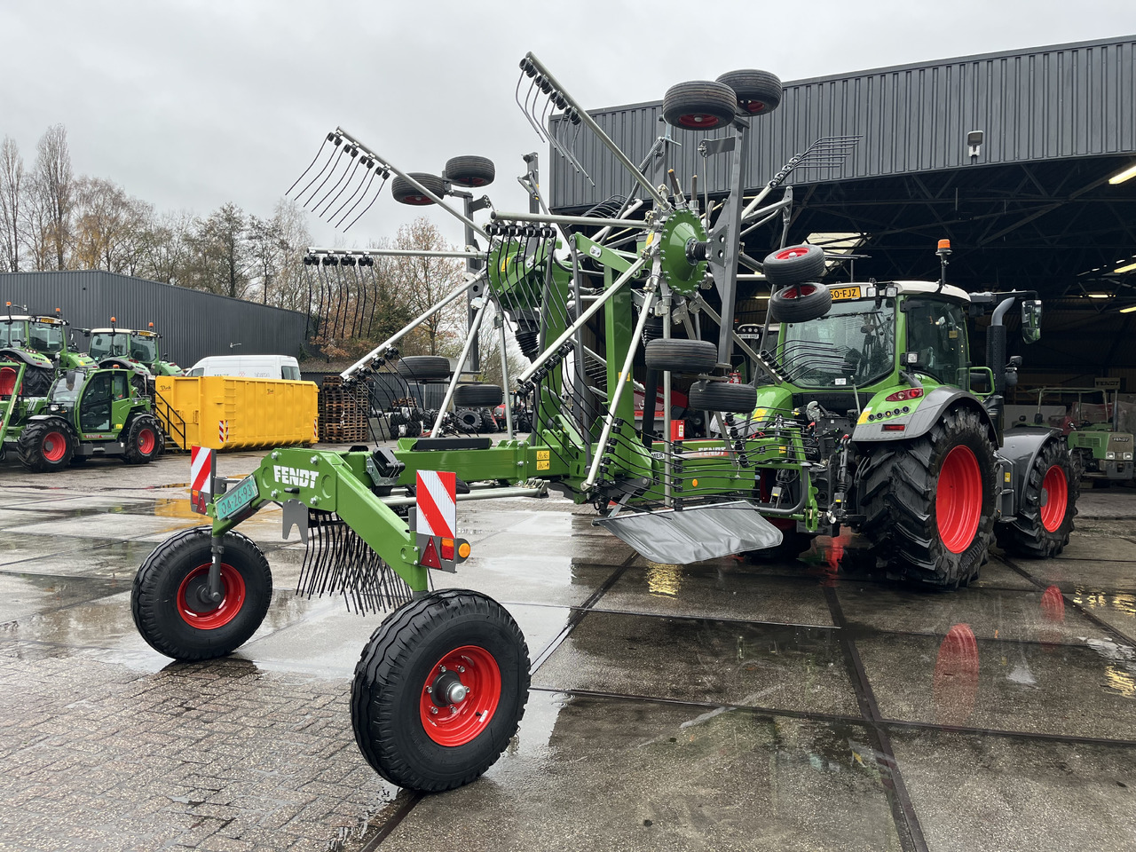 FENDT Former 880 - Сіноворушилка: фото 2 FENDT Former 880 - Сіноворушилка: фото 2