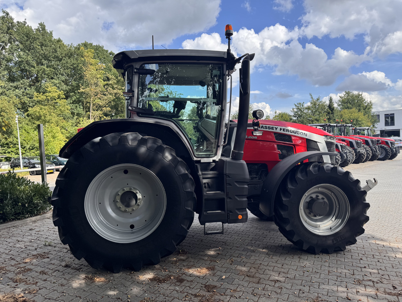 Massey Ferguson 8s.205 Dyna7 Exclusive - Трактор: фото 5 Massey Ferguson 8s.205 Dyna7 Exclusive - Трактор: фото 5