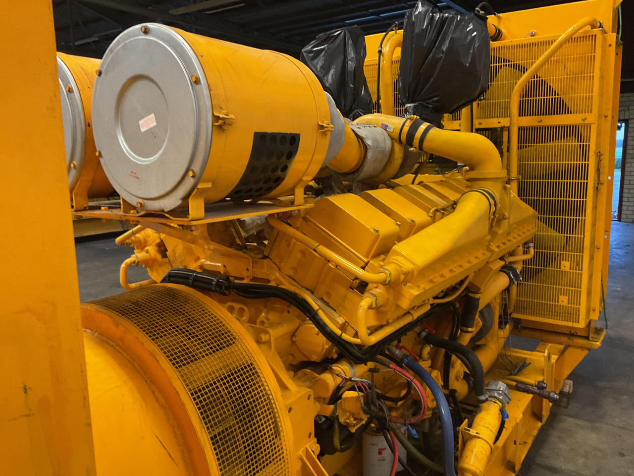 Cummins KTA38G3, 1000KVA Generatorset. Low hours and complete. - Електричний генератор: фото 4 Cummins KTA38G3, 1000KVA Generatorset. Low hours and complete. - Електричний генератор: фото 4