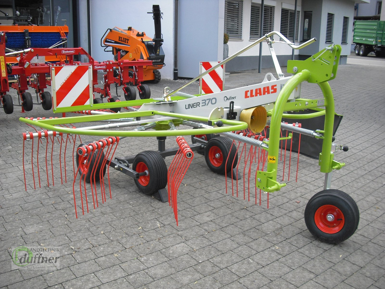 CLAAS Liner 370 - Сіноворушилка: фото 1 CLAAS Liner 370 - Сіноворушилка: фото 1