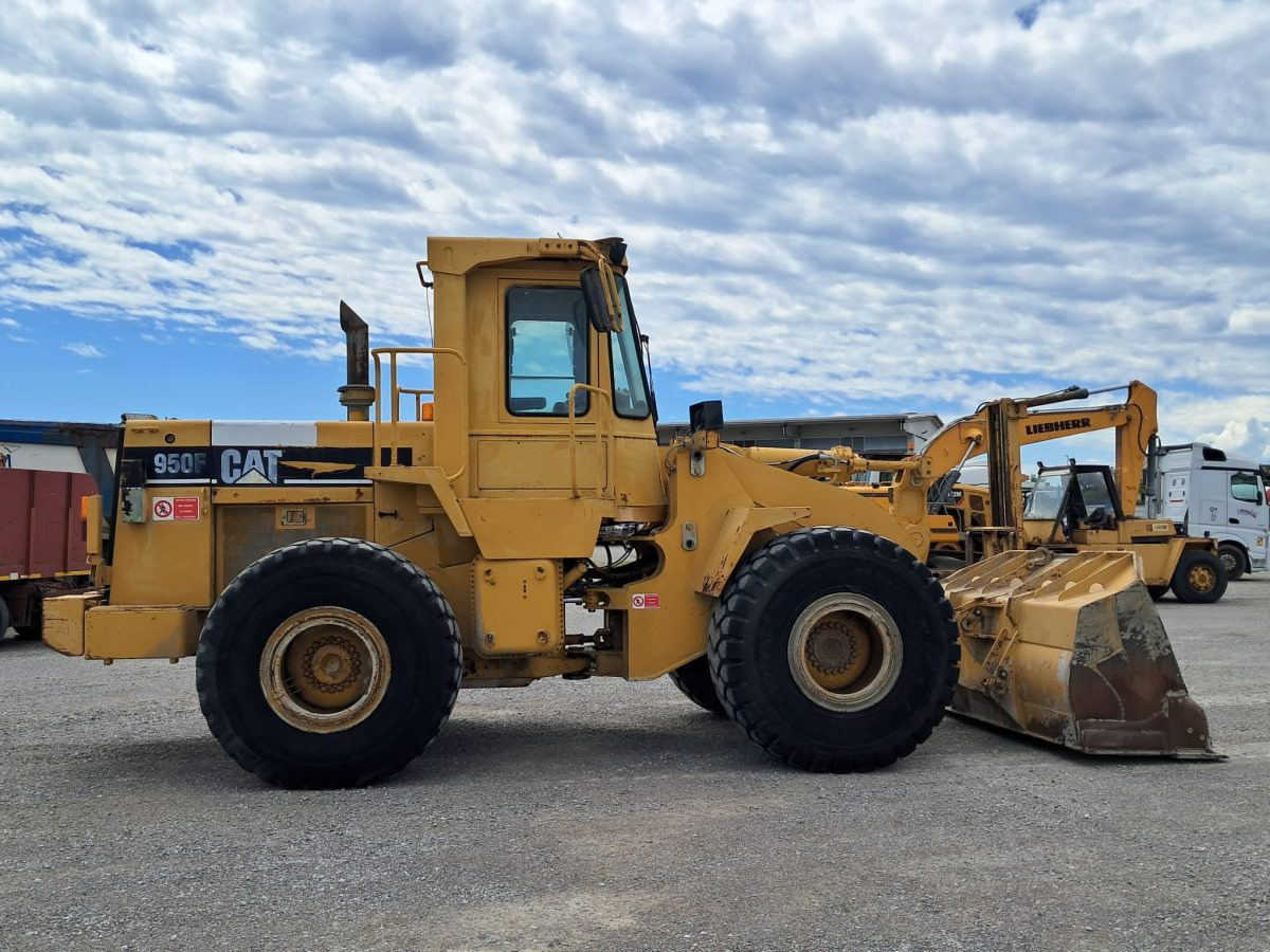 CATERPILLAR 950F - Колісний навантажувач: фото 1 CATERPILLAR 950F - Колісний навантажувач: фото 1