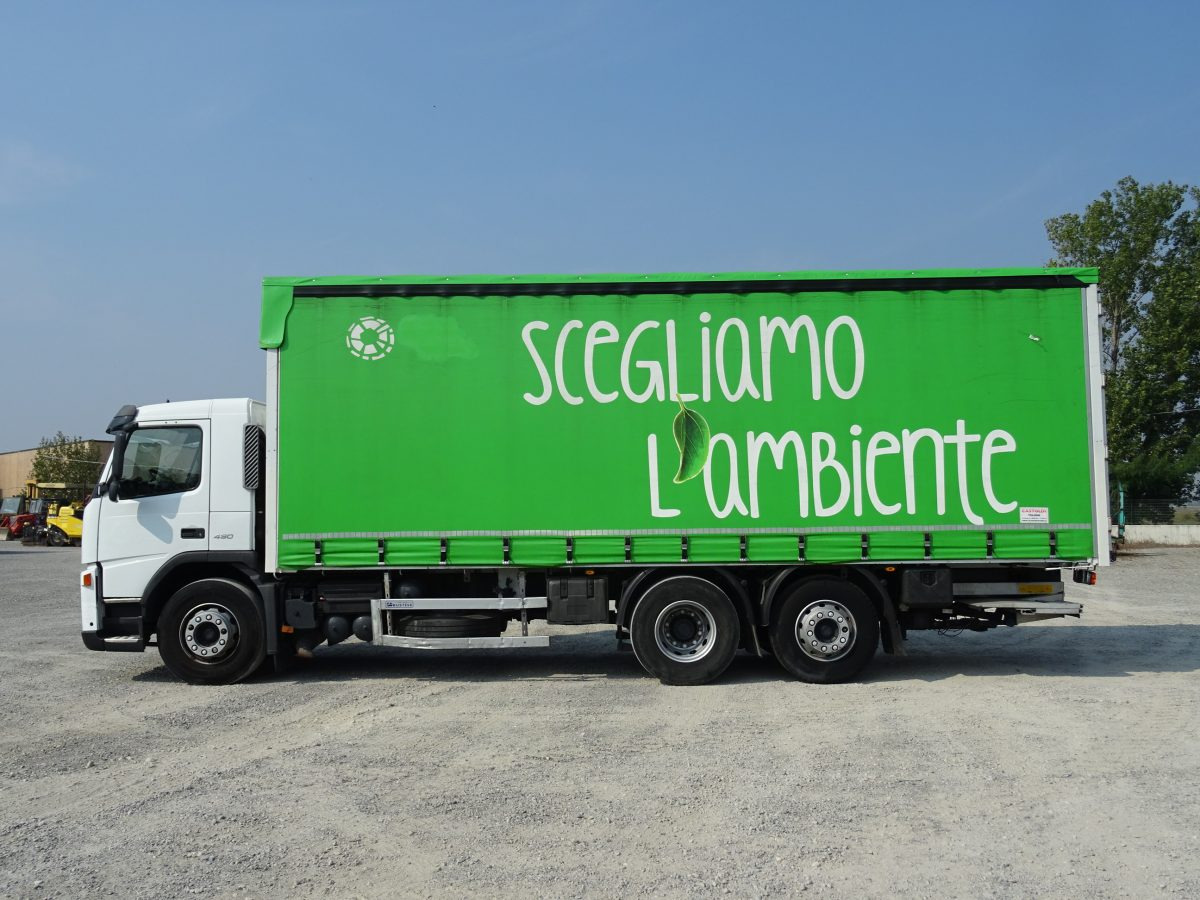 VOLVO FM9 R 62 - Тентована вантажівка: фото 2 VOLVO FM9 R 62 - Тентована вантажівка: фото 2