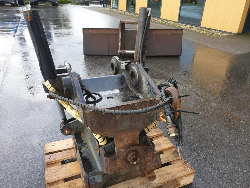 Engcon Tilting Coupler - Зчіпний пристрій в категорії Будівельна техніка: фото 4 Engcon Tilting Coupler - Зчіпний пристрій в категорії Будівельна техніка: фото 4