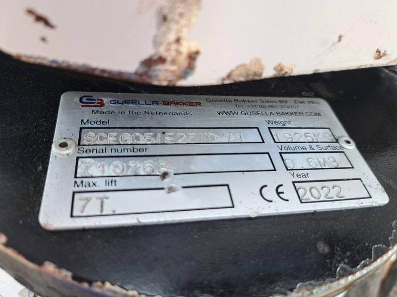 Fuchs MHL360D with low hour engine + grapple - Перевантажувач: фото 5 Fuchs MHL360D with low hour engine + grapple - Перевантажувач: фото 5