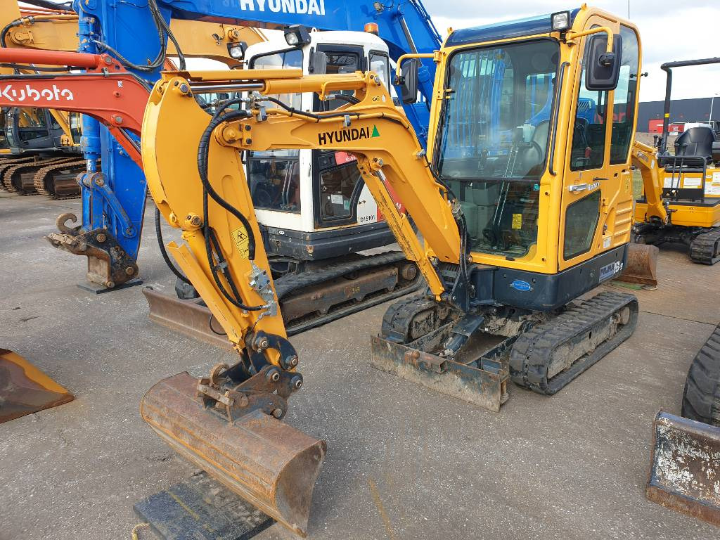 Hyundai R18-9 - Міні-екскаватор: фото 1 Hyundai R18-9 - Міні-екскаватор: фото 1