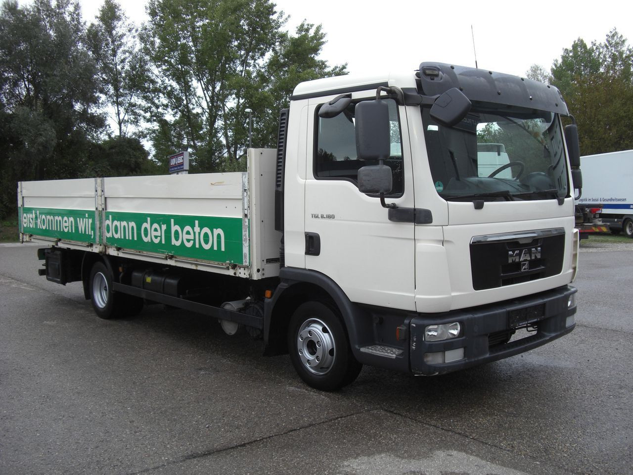 MAN 8180L Pritsche MAN 8180L Pritsche - Легка бортова вантажівка: фото 2 MAN 8180L Pritsche MAN 8180L Pritsche - Легка бортова вантажівка: фото 2