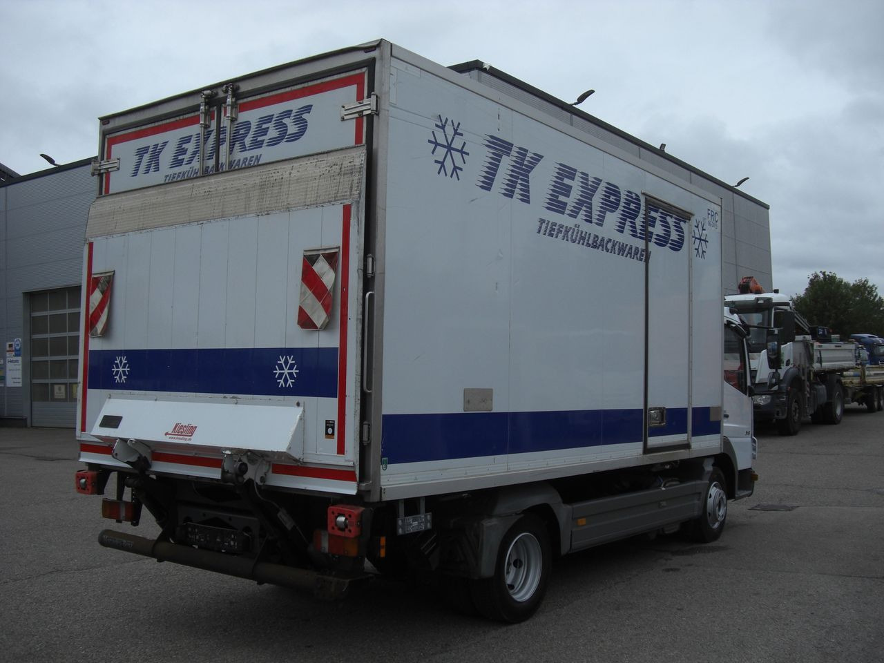 Mercedes-Benz 816 / Tiefkühler / LBW Mercedes-Benz 816 / Tiefkühler / LBW - Фургон-рефрижератор: фото 3 Mercedes-Benz 816 / Tiefkühler / LBW Mercedes-Benz 816 / Tiefkühler / LBW - Фургон-рефрижератор: фото 3