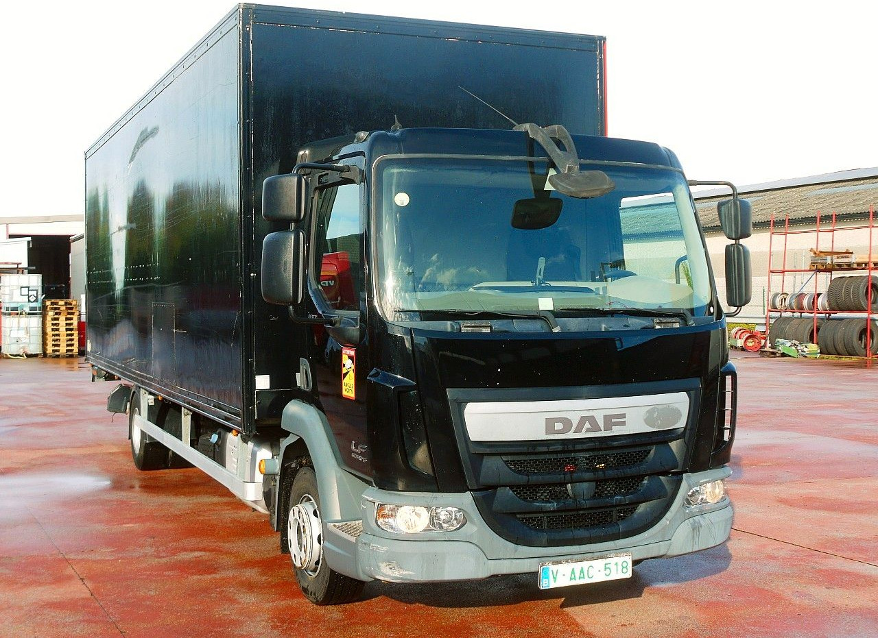 DAF LF 180 12 MEUBEL KOFFER LBW LUFT FEDERUNG AIRCO - Вантажівка з закритим кузовом: фото 1 DAF LF 180 12 MEUBEL KOFFER LBW LUFT FEDERUNG AIRCO - Вантажівка з закритим кузовом: фото 1
