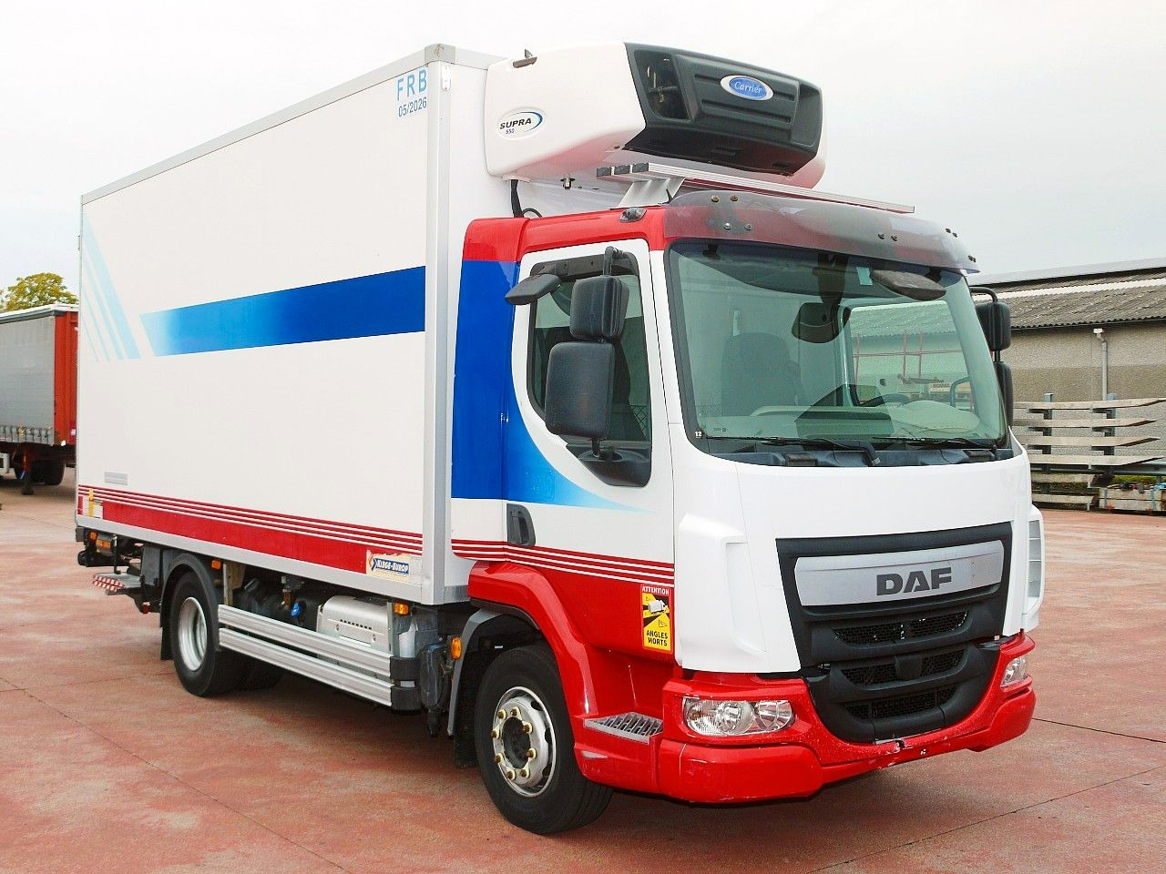 DAF LF FA 10.180 FLEISH KUHLKOFFER CARRIER SUPRA 550 - Рефрижератор вантажівка: фото 2 DAF LF FA 10.180 FLEISH KUHLKOFFER CARRIER SUPRA 550 - Рефрижератор вантажівка: фото 2