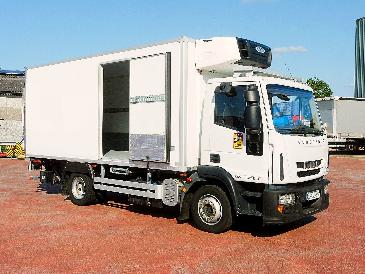 Iveco 120E18 EUROCARGO KUHLKOFFER CARRIER SUPRA 550 - Рефрижератор вантажівка: фото 3 Iveco 120E18 EUROCARGO KUHLKOFFER CARRIER SUPRA 550 - Рефрижератор вантажівка: фото 3