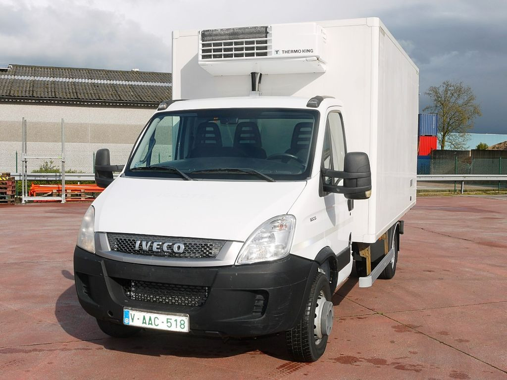 Iveco 60C15 65 70 DAILY KUHLKOFFER THERMOKING V500 A/C Iveco 60C15 65 70 DAILY KUHLKOFFER THERMOKING V500 A/C - Фургон-рефрижератор: фото 5 Iveco 60C15 65 70 DAILY KUHLKOFFER THERMOKING V500 A/C Iveco 60C15 65 70 DAILY KUHLKOFFER THERMOKING V500 A/C - Фургон-рефрижератор: фото 5
