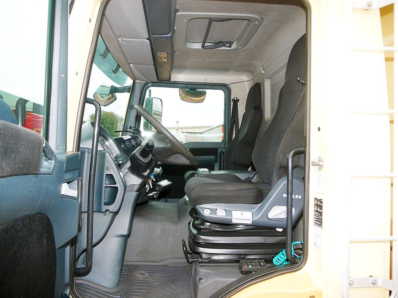 Рефрижератор вантажівка MAN TGM 18 250 CHEREAU CARRIER SUPR 1250 MULTi: фото 12 Рефрижератор вантажівка MAN TGM 18 250 CHEREAU CARRIER SUPR 1250 MULTi: фото 12