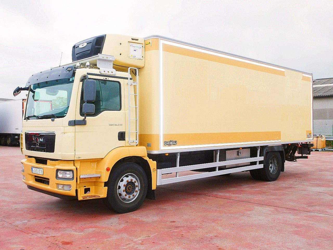 MAN TGM 18 250 CHEREAU CARRIER SUPR 1250 MULTi - Рефрижератор вантажівка: фото 4 MAN TGM 18 250 CHEREAU CARRIER SUPR 1250 MULTi - Рефрижератор вантажівка: фото 4