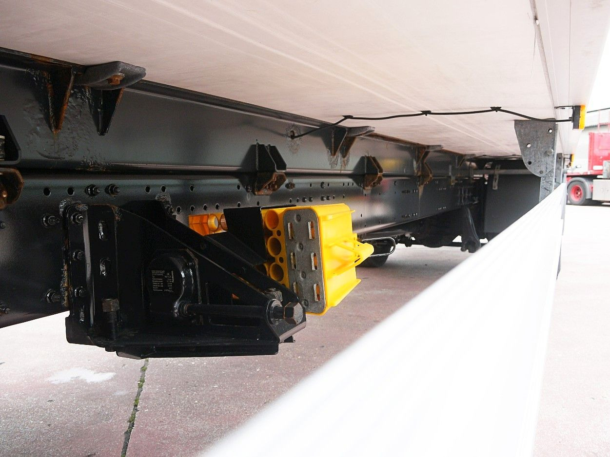 Рефрижератор вантажівка MAN TGM 18.250 KUHLKOFFER THERMOKING V800 MT A/C: фото 15 Рефрижератор вантажівка MAN TGM 18.250 KUHLKOFFER THERMOKING V800 MT A/C: фото 15