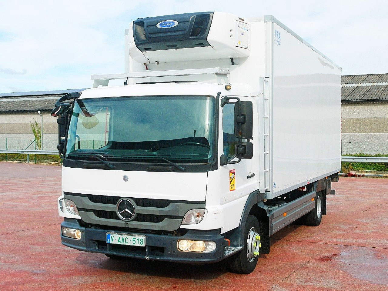 Mercedes-Benz 1018 ATEGO KUHLKOFFER CARRIER SUPRA 550 LBW - Рефрижератор вантажівка: фото 5 Mercedes-Benz 1018 ATEGO KUHLKOFFER CARRIER SUPRA 550 LBW - Рефрижератор вантажівка: фото 5